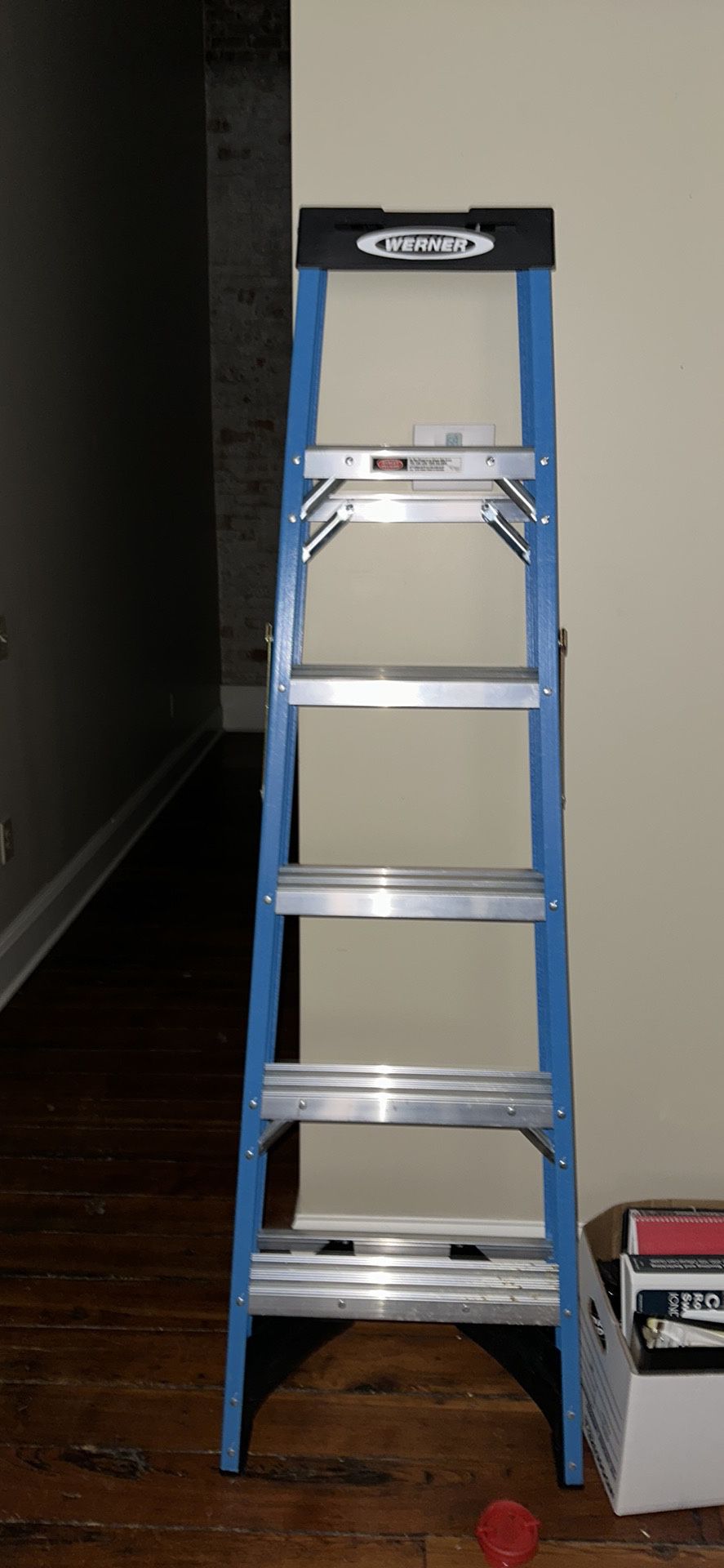 6ft Fiberglass Ladder New