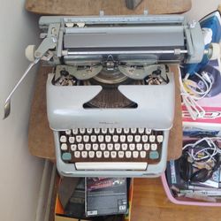 Antique Typewritter 