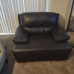 Leather Oversized Chair 
