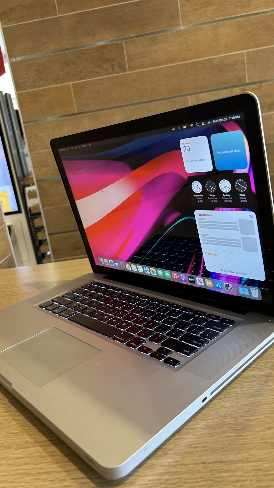 Apple MacBook Pro 15” I7/8GB/256GB SSD $180