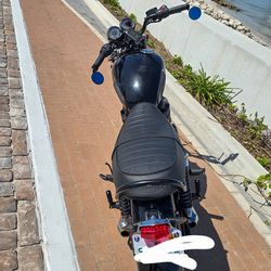 TRIUMPH BONNEVILLE T100 2016