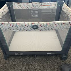 Graco On The Go Pack N Play Set | With 2 Sheets + Mobile