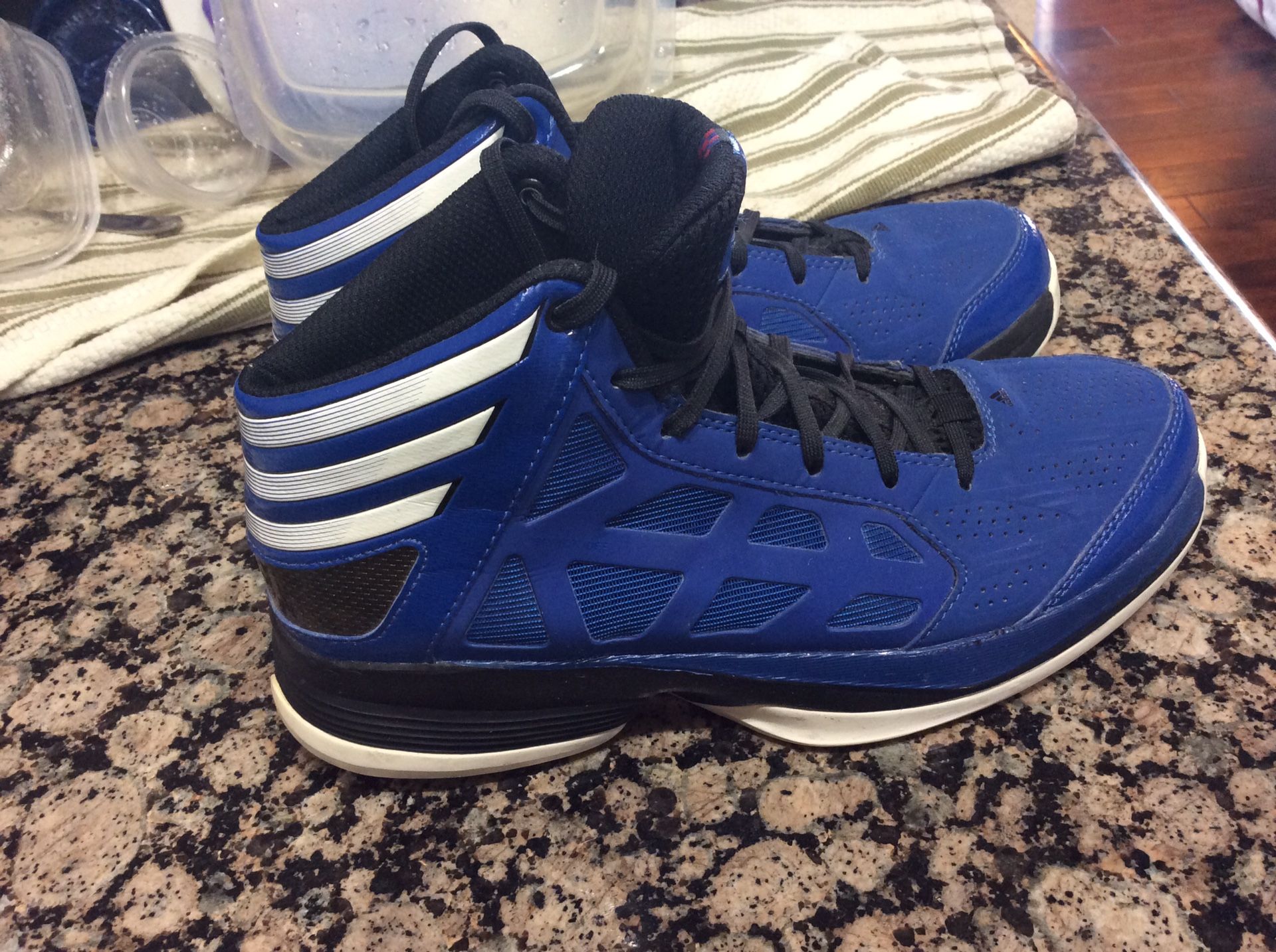 ADIDAS Crazy Shadow basketball shoes. Men’s size 6