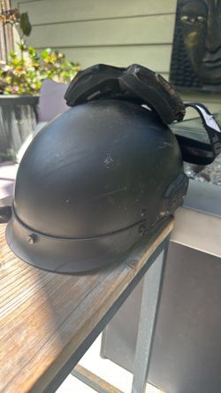 Motorcycle Helmet w/ Bluetooth