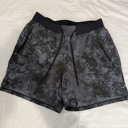 Lululemon License to Train Linerless Short 5 inches Men’s Medium