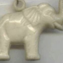 Vintage Charm/Plastic Elephant, circa 1955-1965 Cracker Jacks.  1” by 3/4”