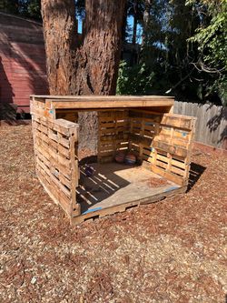 Wooden storage crate