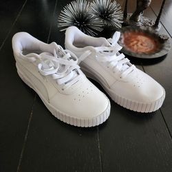 Women's PUMA Carina 2.0 -size 8