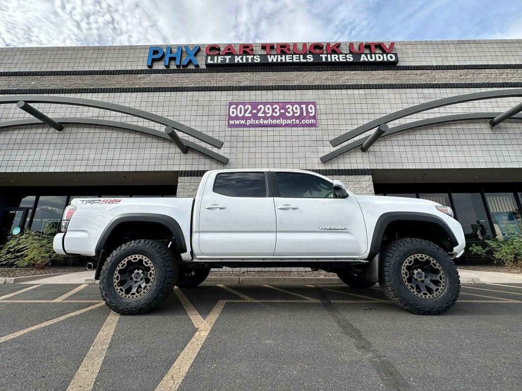 Toyota Tacoma Wheels Tires Leveling & Lift Kits Accessories intakes Side Stows Bed Covers Air-bag Kits Installations. (WE Finance