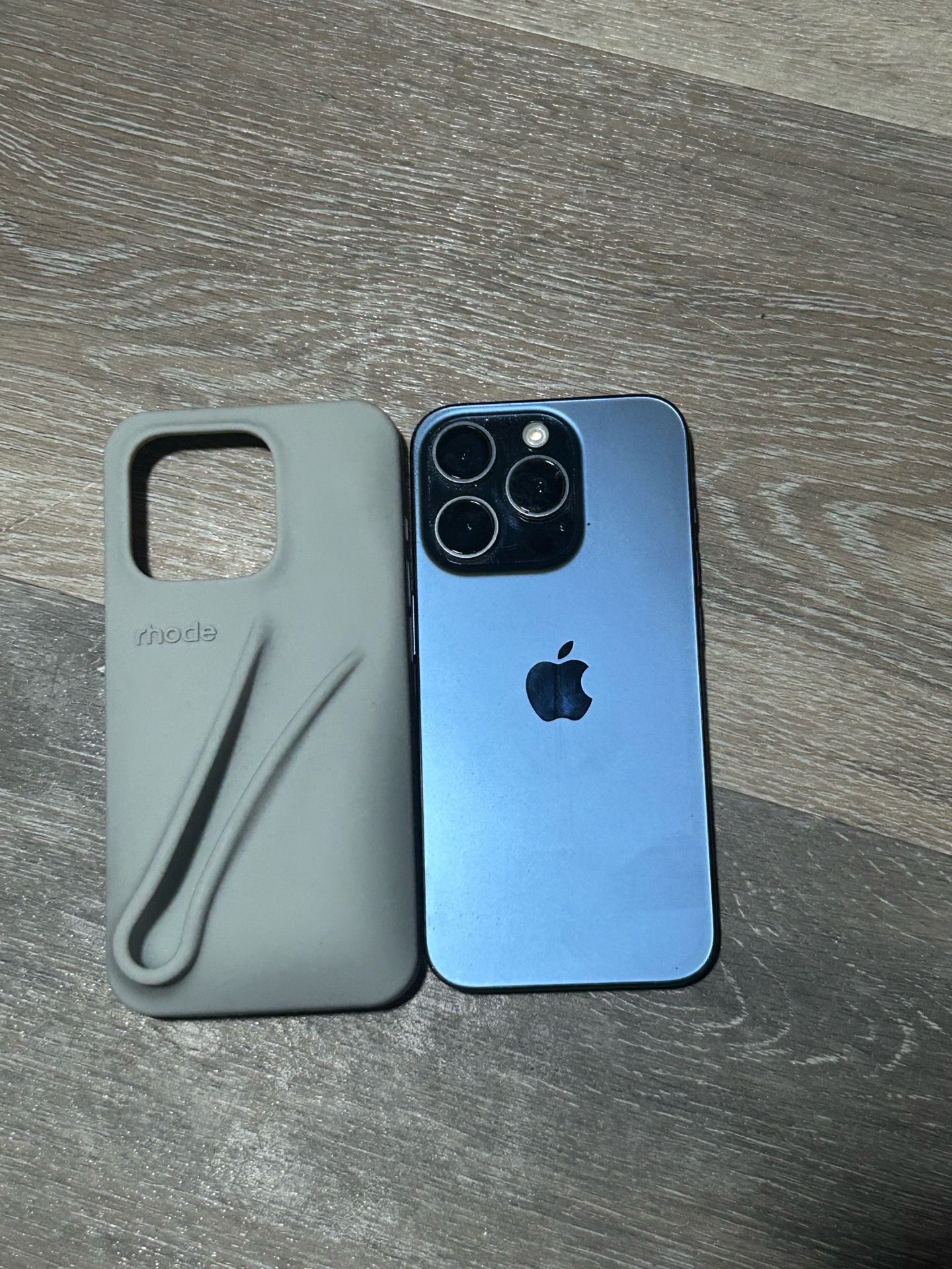 iPhone 15 pro/pro Max Rhode lip balm phone case