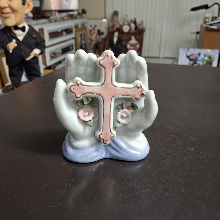 Awesome Glazed Porcelain Two Hands Holding A Pink Cross With Raised Flowers 4.5"Hx4.25"W