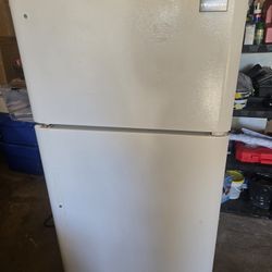 Used Refrigerator GOOD Condition Frigidaire 