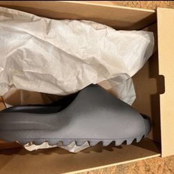 Adidas Yeezy Slides Size 5,6,7,8,11,12