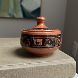 Small Handcrafted Lidded Trinket Dish ( D3.5” )firm on price 
