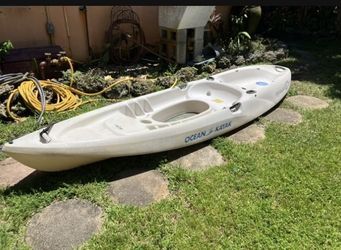 11'11" Peek-A- Boo Ocean Kayak: 11'11"L x 34"W