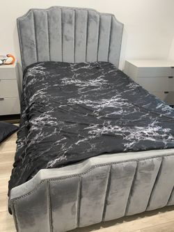 Grey Velvet Full Bed With Nailhead Headboard And Footboard