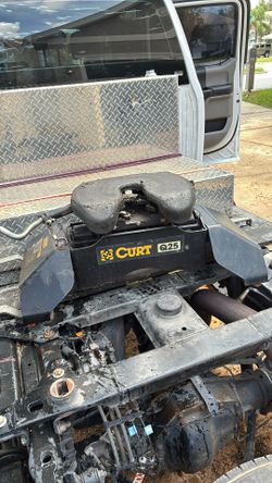Curt 5th Wheel Hitch Q25 To Ford F350