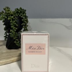 Dior Perfume 1 For 65$ 2 For 120$ 3 For 155$