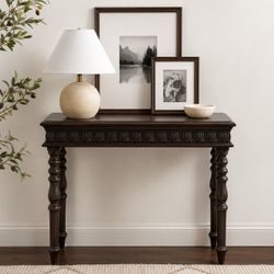Patresa 36 in Console Table