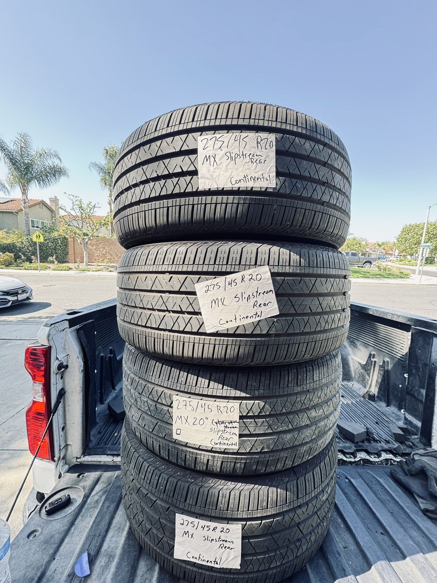 275/45/20 Continental Cross contact Like New Tread (4)