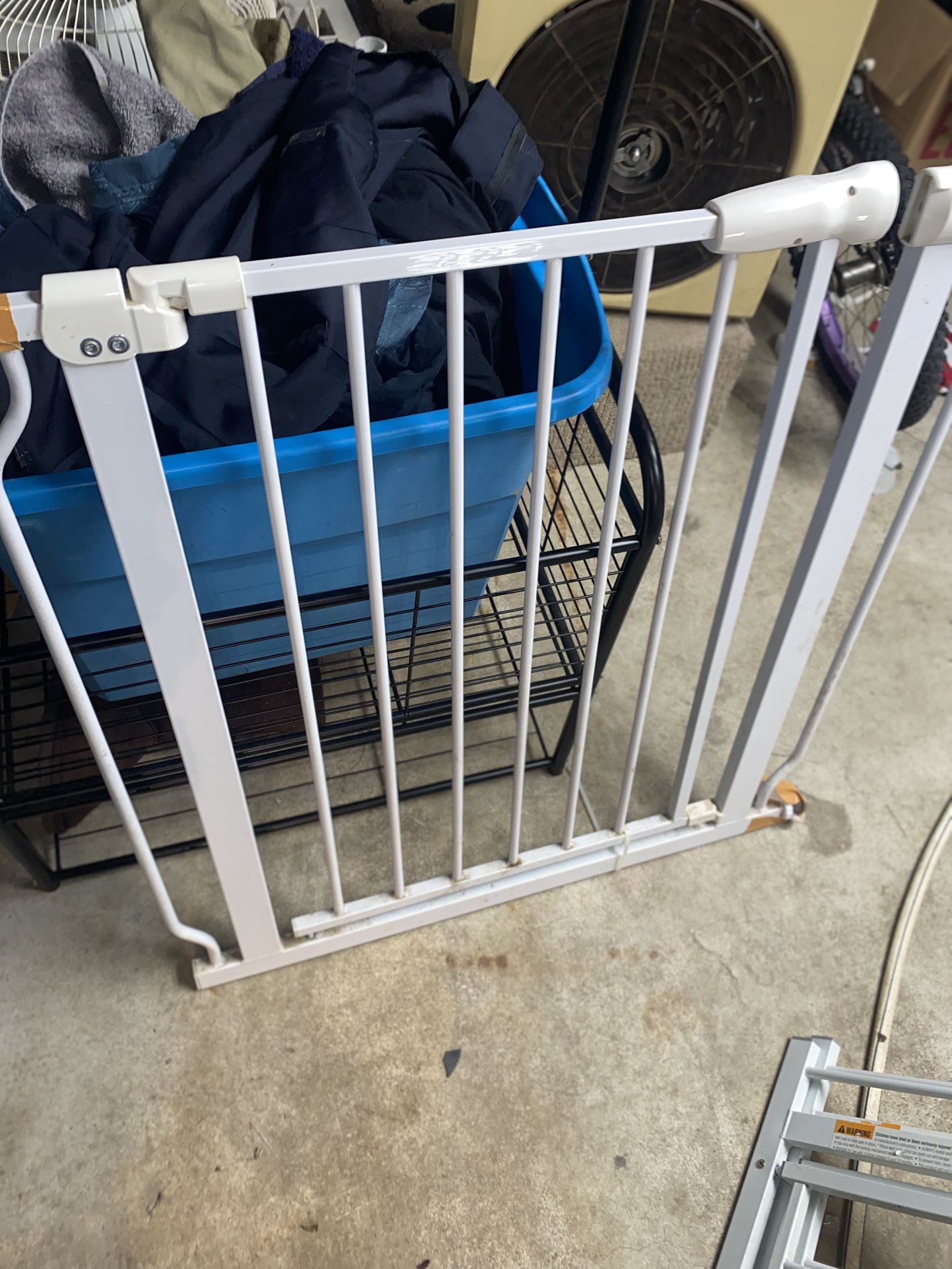 One door gate