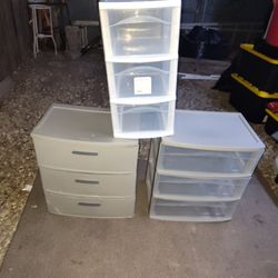 Plastic drawers 