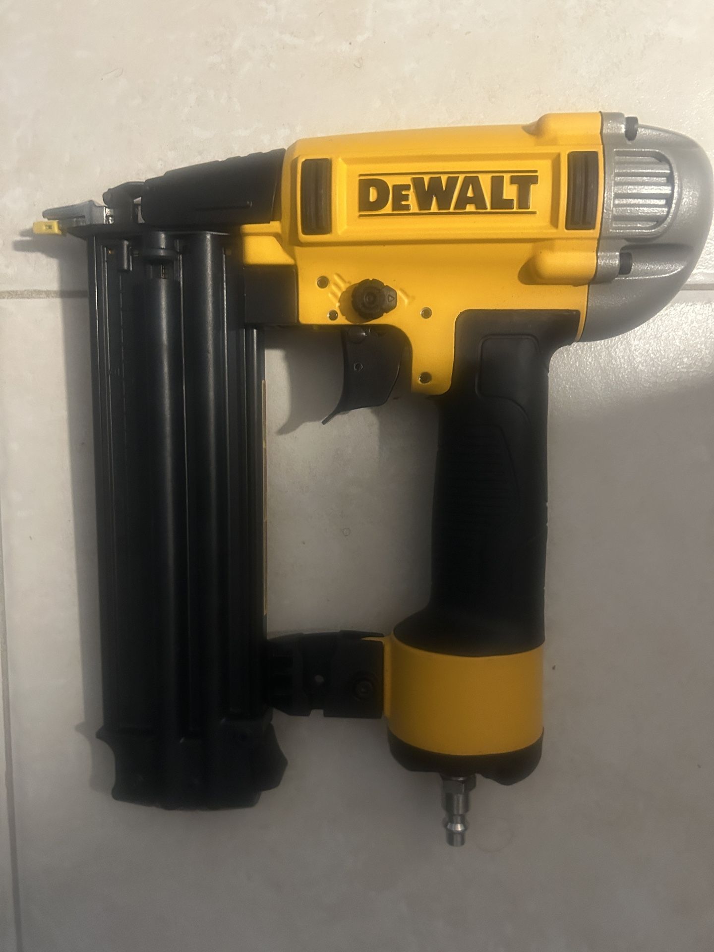 DEWALT 18-Gauge Brad Nailer – Precision Meets Power
