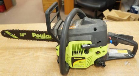 Poulan 14 sale gas powered chainsaw