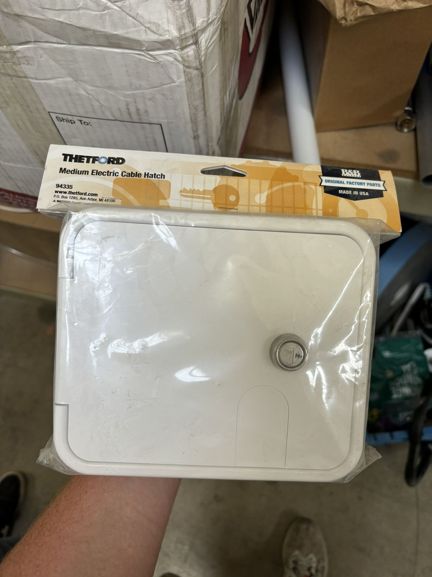 Medium Electric Cable Hatch