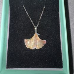 Woman’s Necklace W/ Pendant S.925