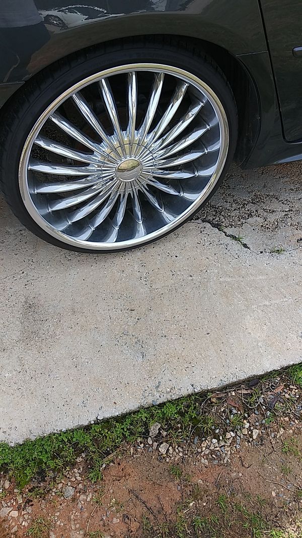 Chrome 22 inch universal 5 lug rims on new tires for Sale in Fort Lawn, SC OfferUp