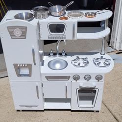 Play Kitchen