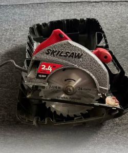 Skil/Skilsaw 7-1/4” Circular Saw w/sawblade w/ Case – $40