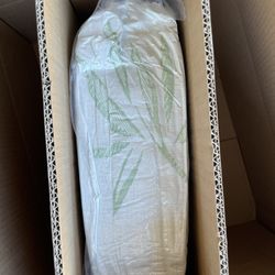 Brand New : Full Size Bamboo Mattress Pad 