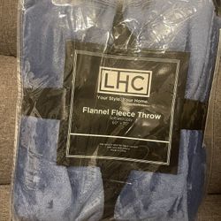 BRAND NEW FLANNEL FLEECE THROW BLANKET