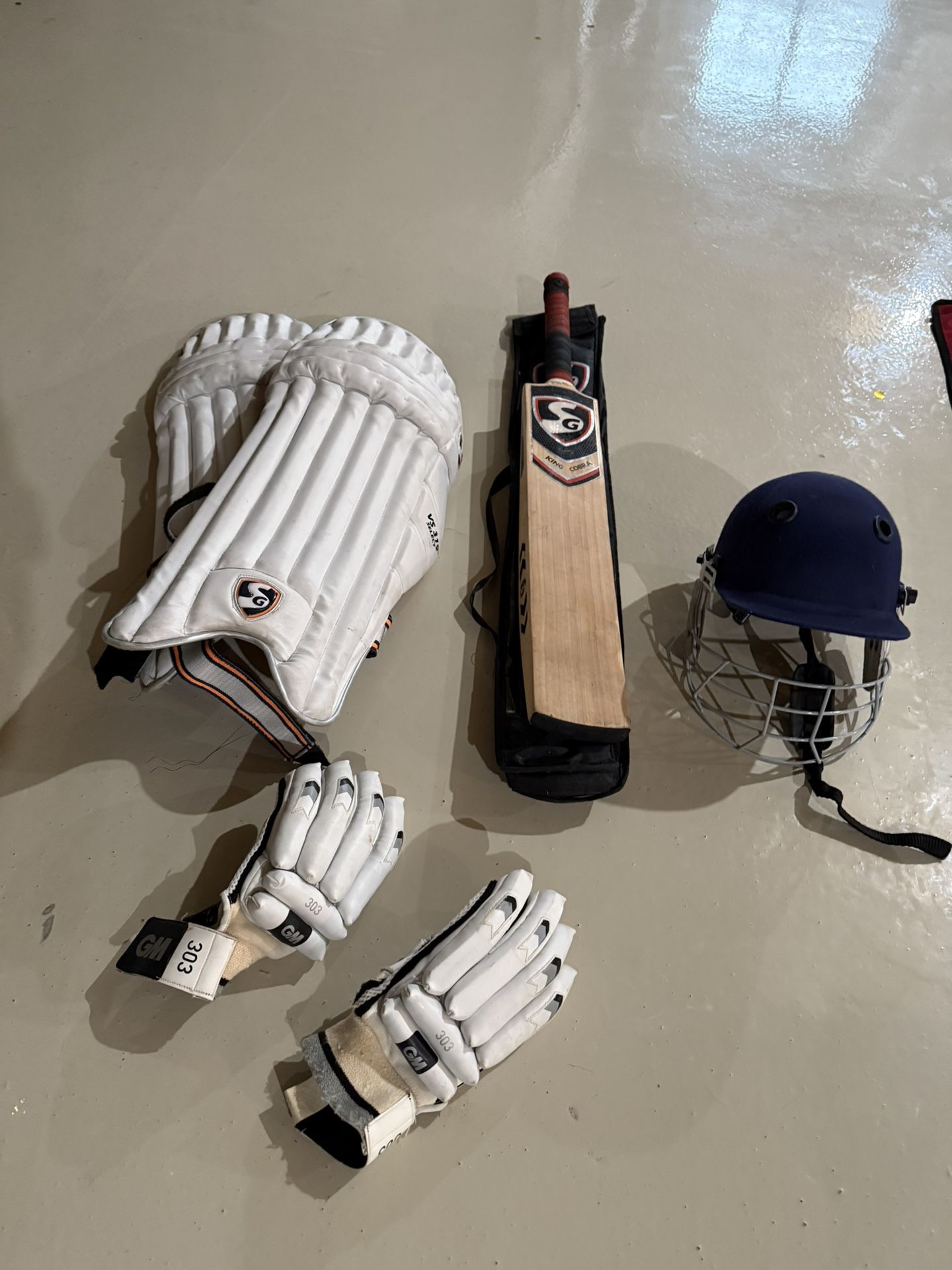 Cricket Bats Pads And Gear