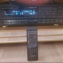 Kenwood KR-V7010 Stereo Amplifier with remote and Manual 