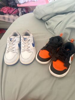 Kids NIKE shoes sz 9c