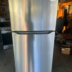 Refrigerator Top Freezer New 