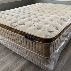 Full organic cloud edition Europillow top 12inch Matres andboxspring!!