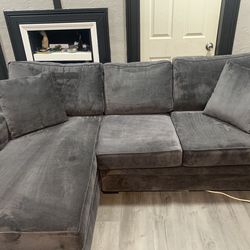 Artemis II 2-pc Sectional