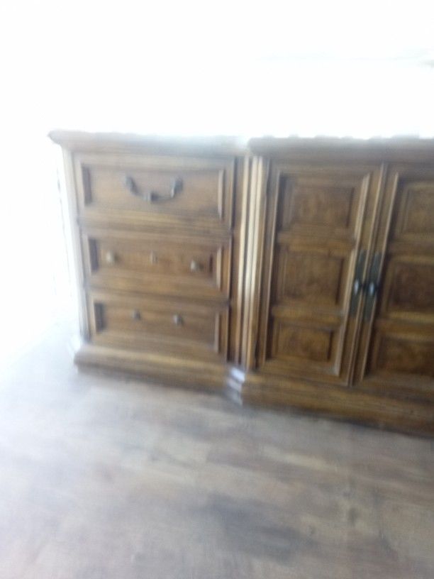 Italian Walnut Bedroom Furniture Set