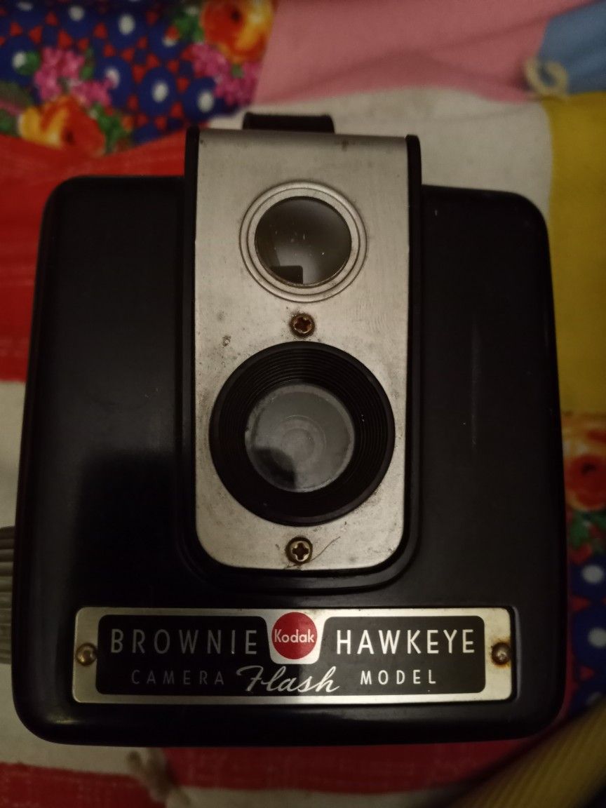 Vintage Kodak Brownie Hawkeye Flash Camera 