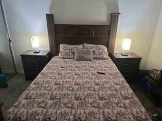 Queen bedroom set