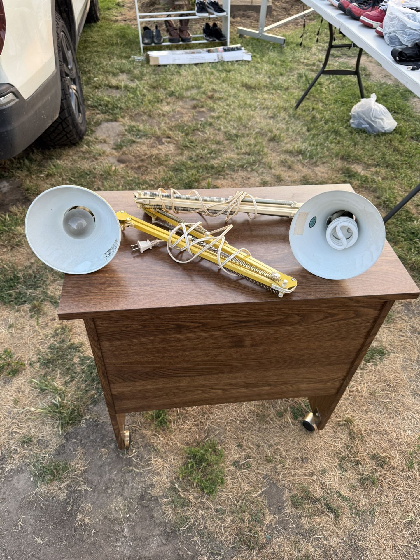 Small desk with lamps