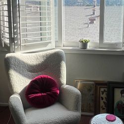 Very Clean Mid century Boucle Accent chair