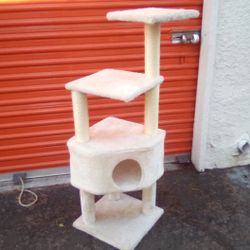 cat tower pickup between 2:00-10:45 rainbow/Charleston cash only read description 