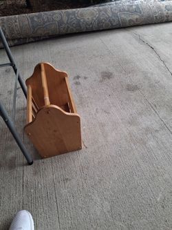 Magazine/book rack