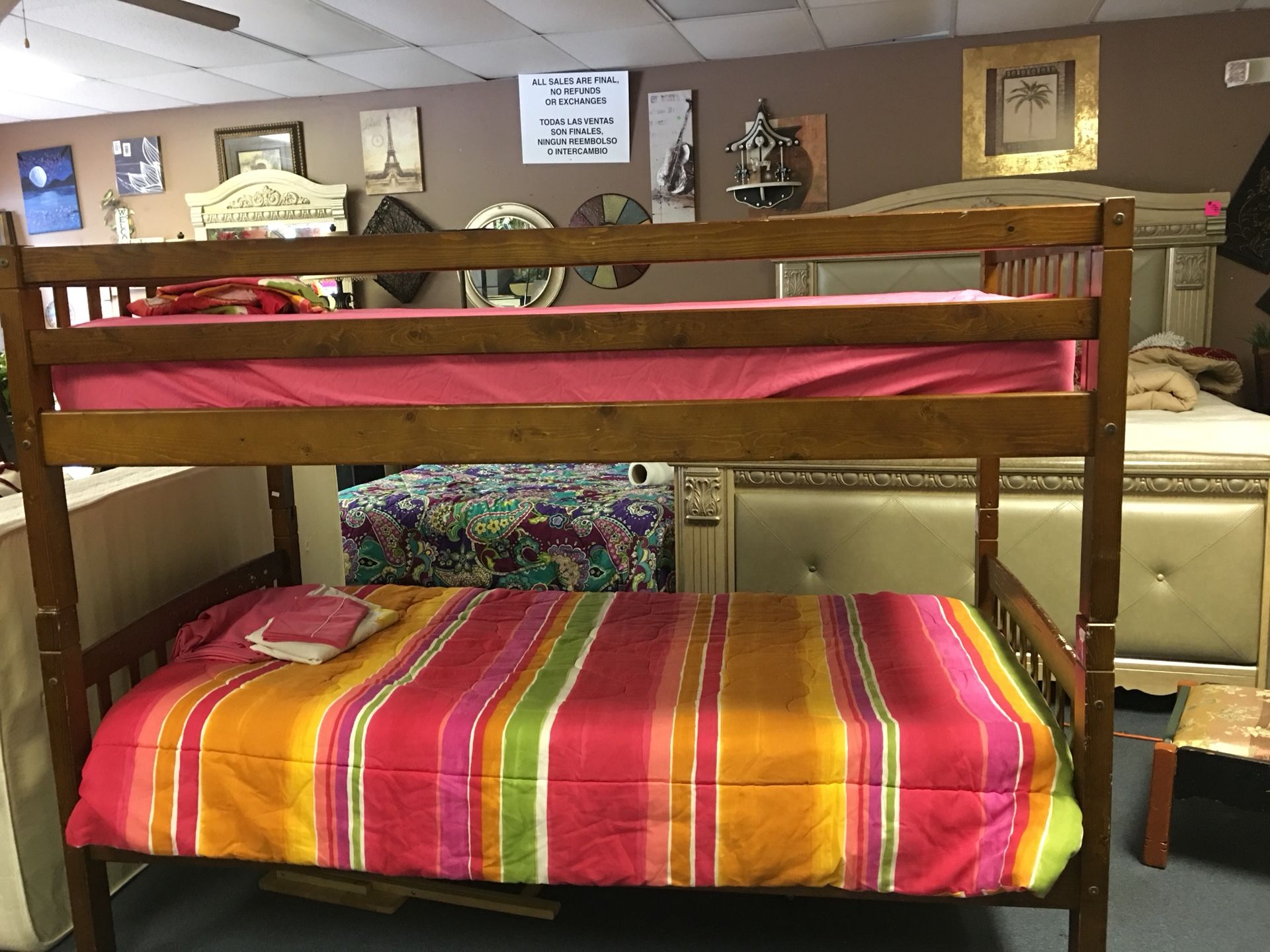 Bunk bed with mattress