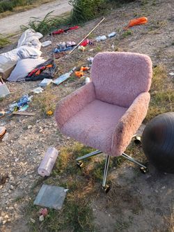 Pink fuzzy retro chair